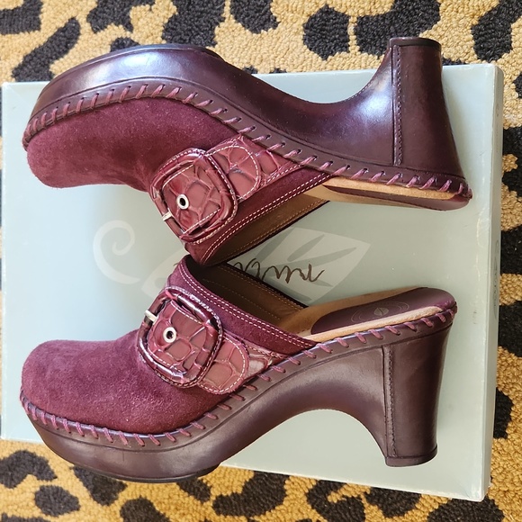 Nuture Leather Suede Clogs - Picture 2 of 14